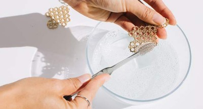 Cách vệ sinh trang sức đúng cách