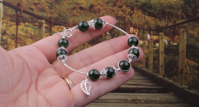 Vòng tay phong thủy và những vấn đề liên quan