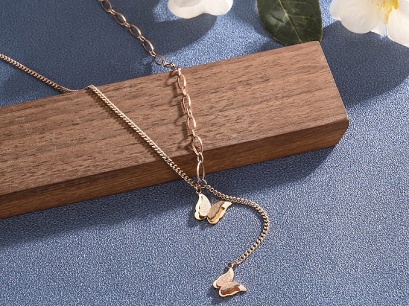 Dây chuyền vàng tây bươm bướm phá cách